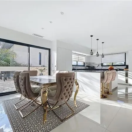 Villa Avec Piscine Privée